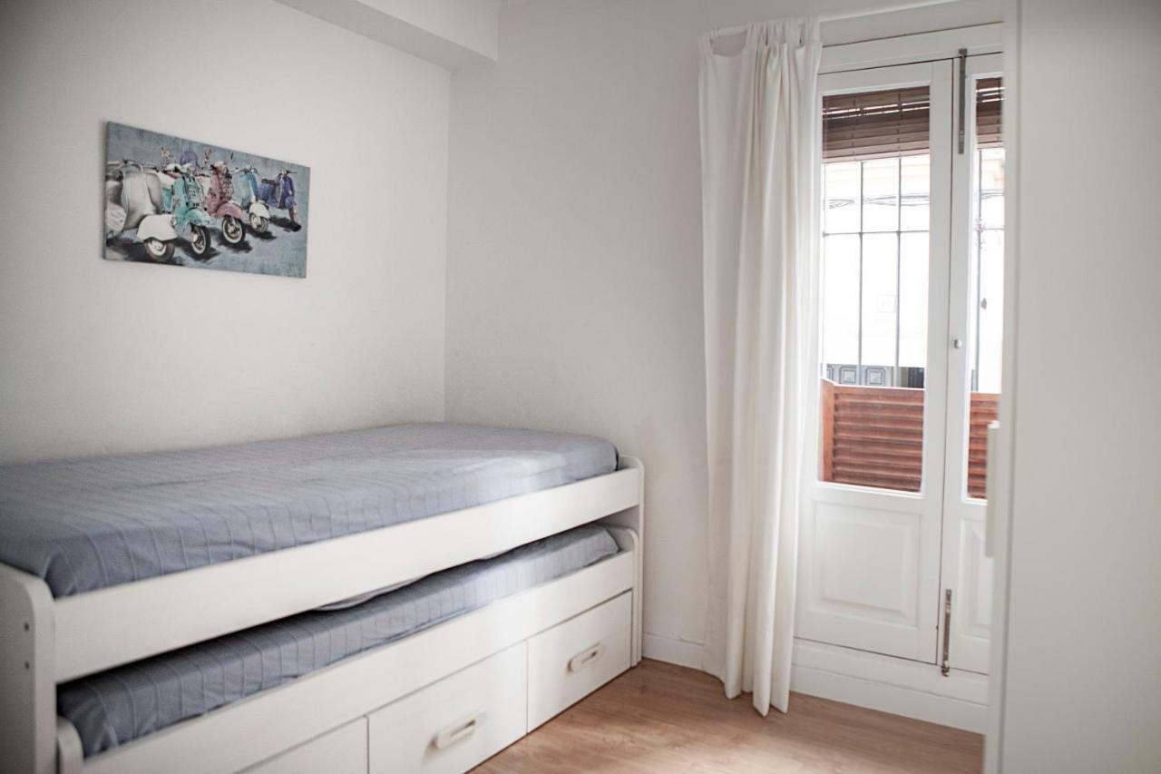 Apartamento Mendoza Seville Exterior photo